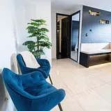 Modern Jacuzzi Suite • AC + Views photo 3