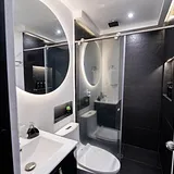 Modern Jacuzzi Suite • AC + Views photo 9