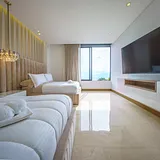 El Poblado Mansion | 7 Bedrooms-Pool•Jacuzzi•Sauna•Gym photo 16
