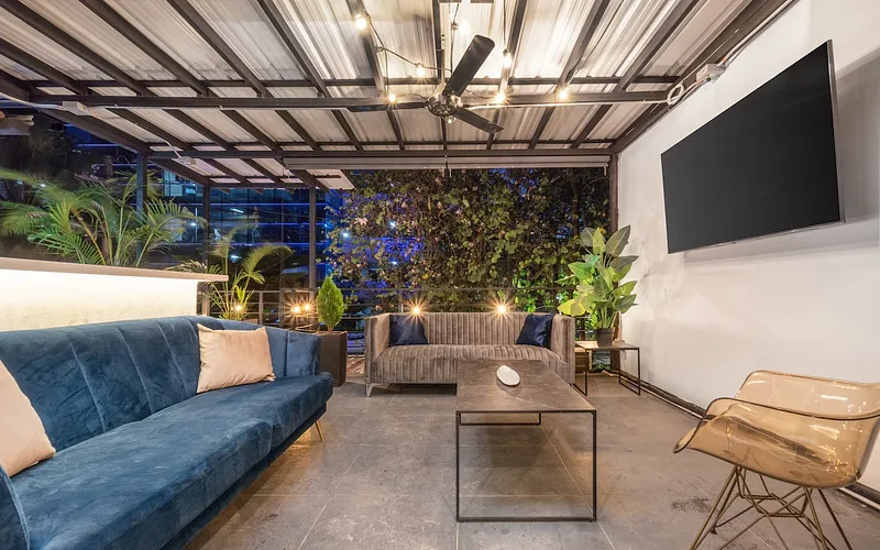 Casa Madera in Lleras Park 7BR & private Jacuzzi photo 1