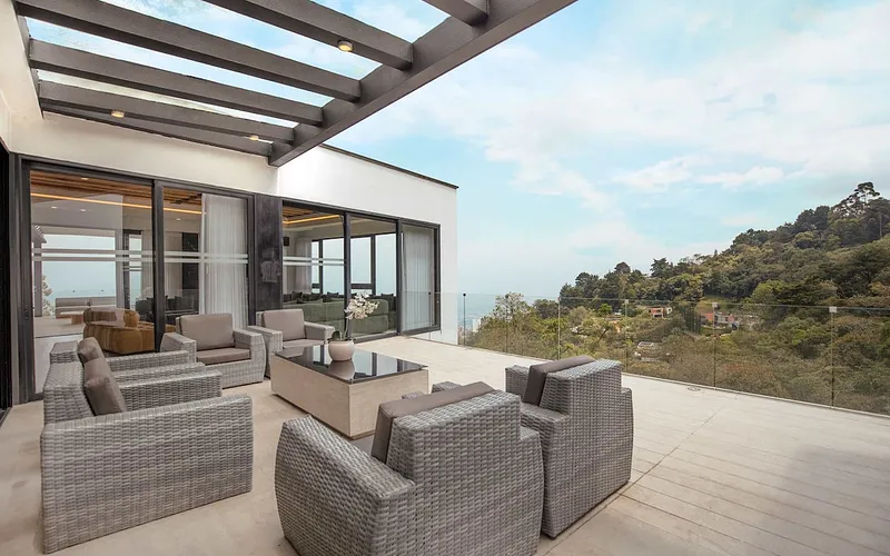 Luxury Skyline Villa with Pool photo 5