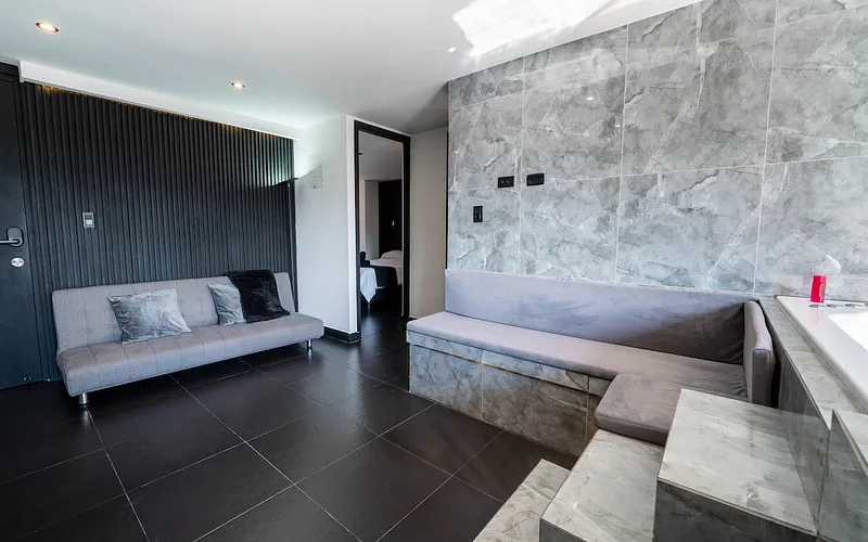 VIP Jacuzzi Suite • AC + City Views photo 4